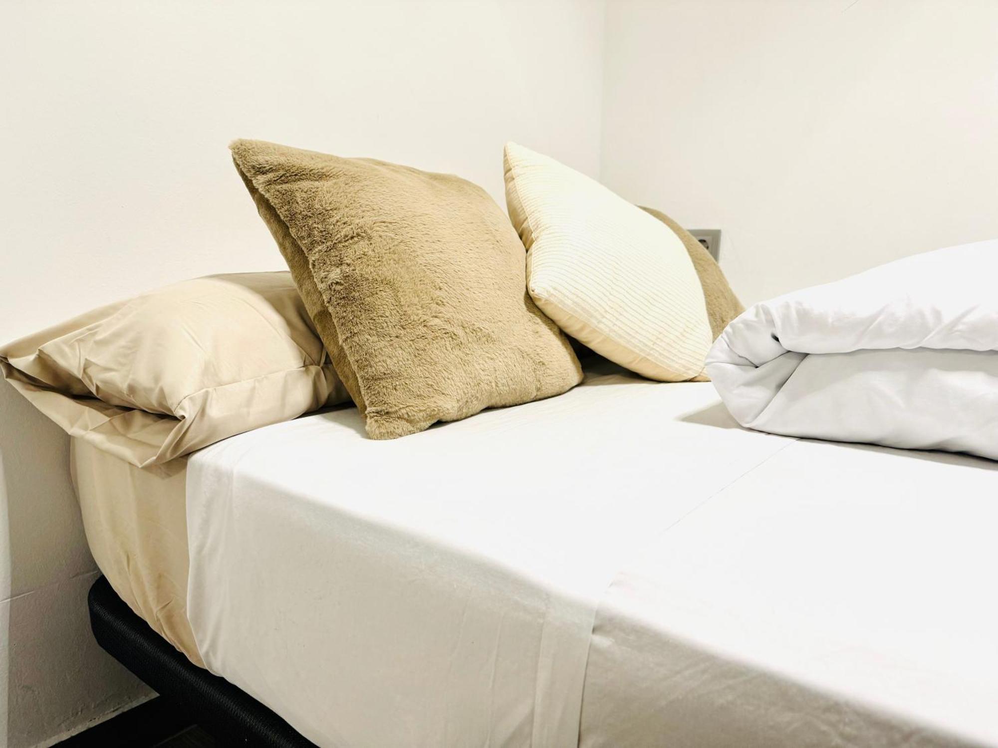 Avakian Suite Valence Extérieur photo