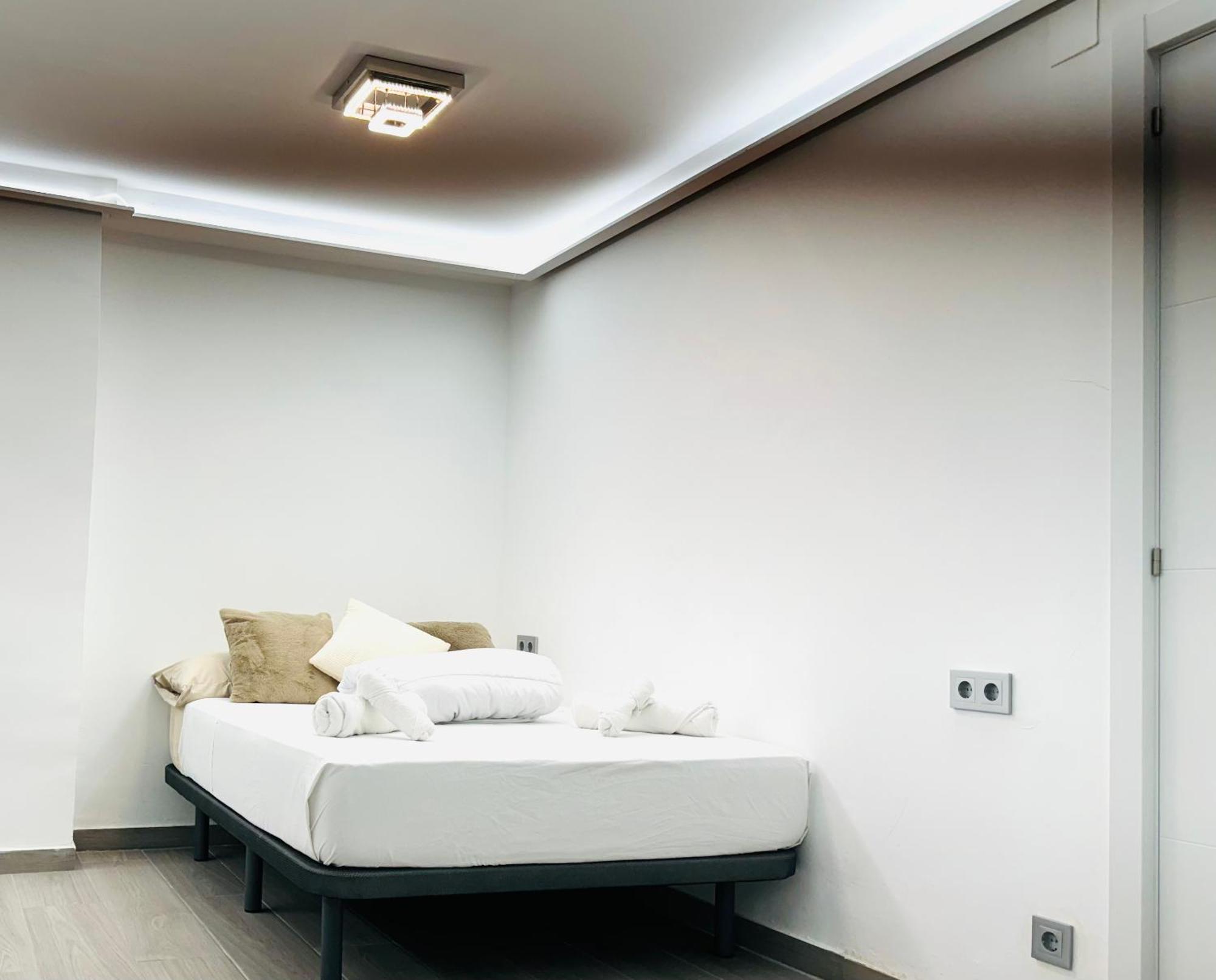 Avakian Suite Valence Extérieur photo